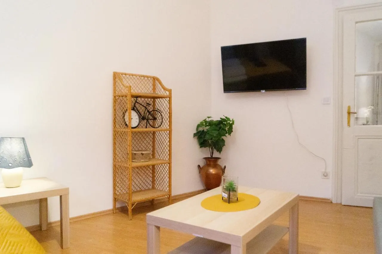 Economy 1Br Apartment Well Connected To The Whole City Вена